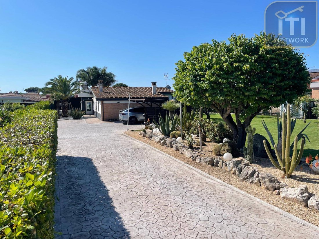 Villa in Lavinio Station, Anzio, Lazio 4 - 18267013