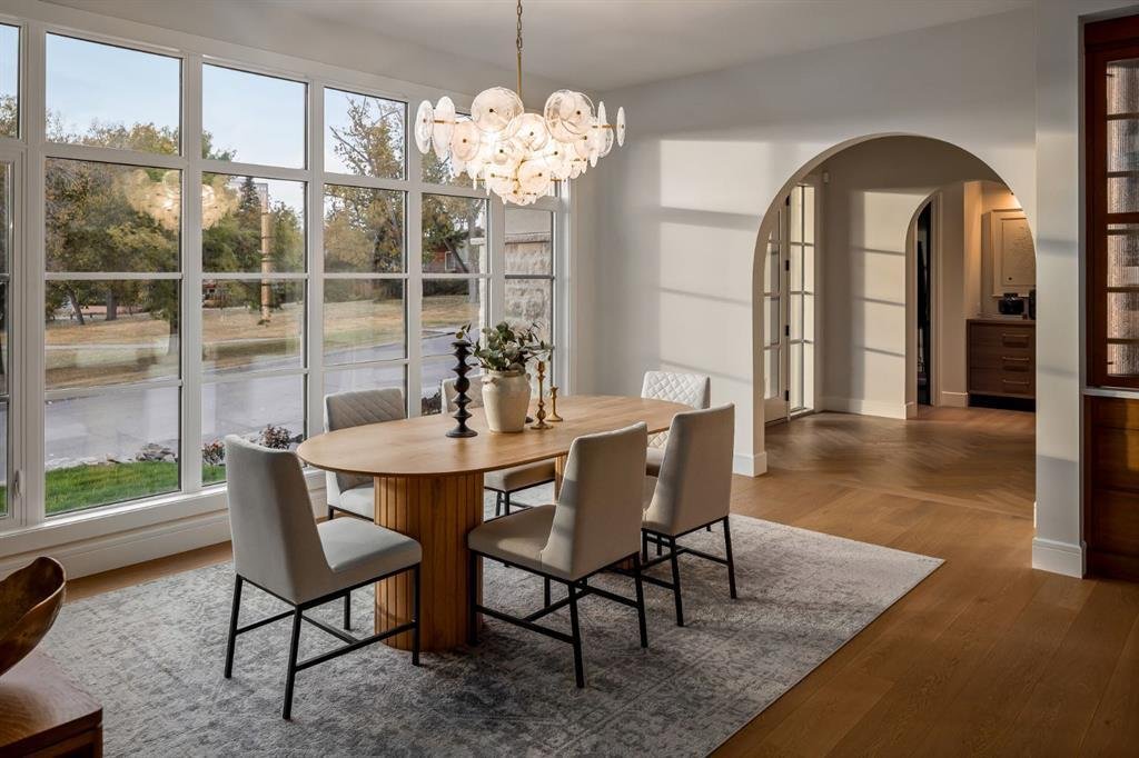 House in Calgary, Alberta, Canada 5 - 18267065