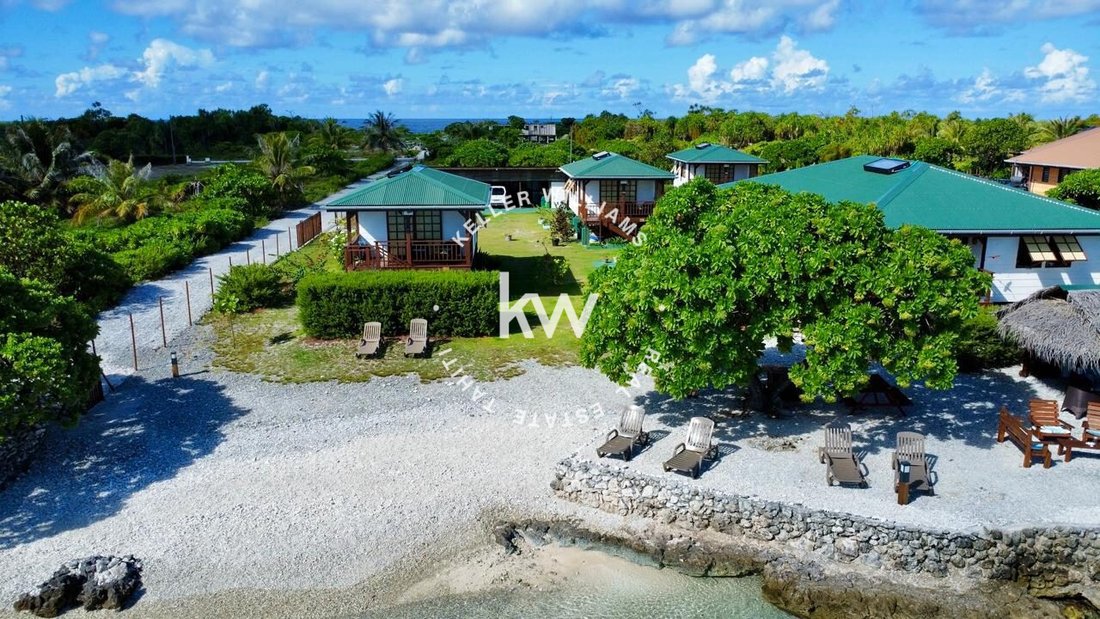 Fakarava Atoll, The Tuamotu and Gambier Islands, French Polynesia 1 - 18124600
