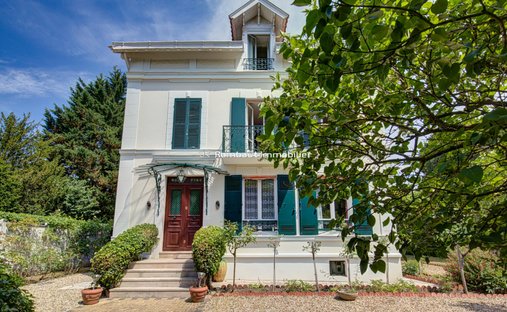 House in Chateau de Vaucresson, Vaucresson, France 1