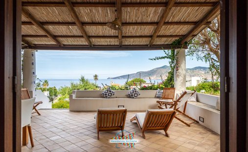 Apartment in Santa Marina Salina, Sicily, Italy 1