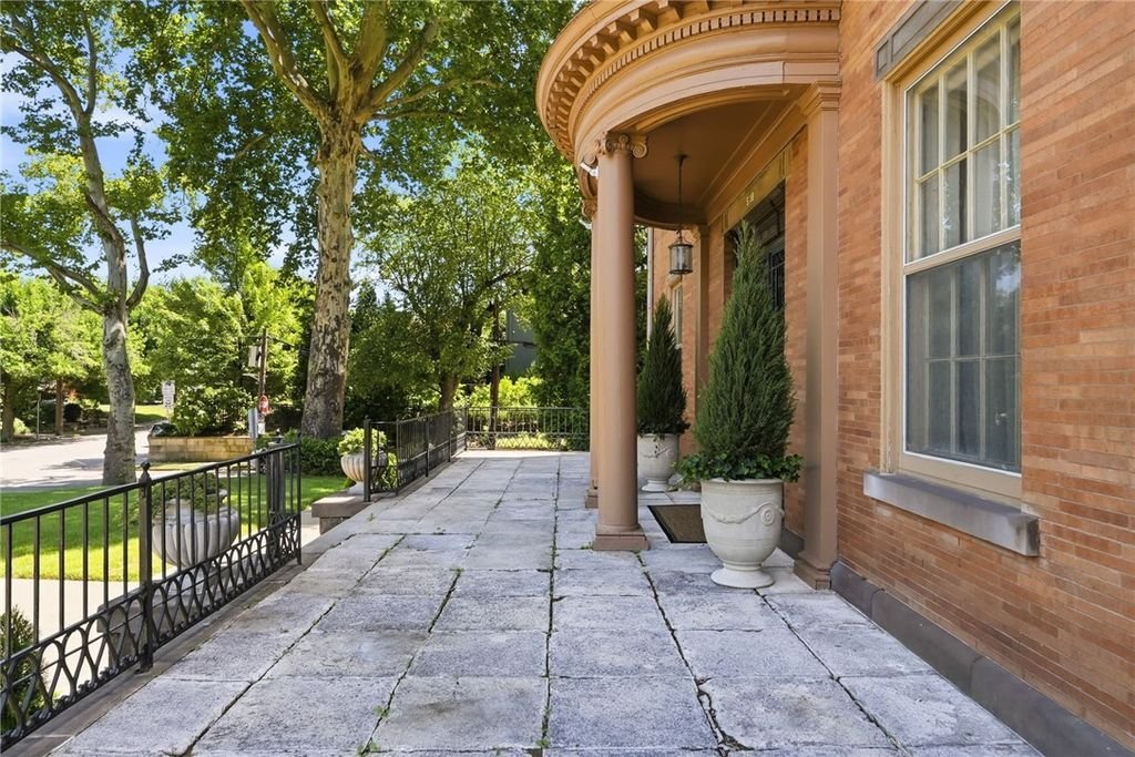 House in Pittsburgh, Pennsylvania, United States 4 - 18267293