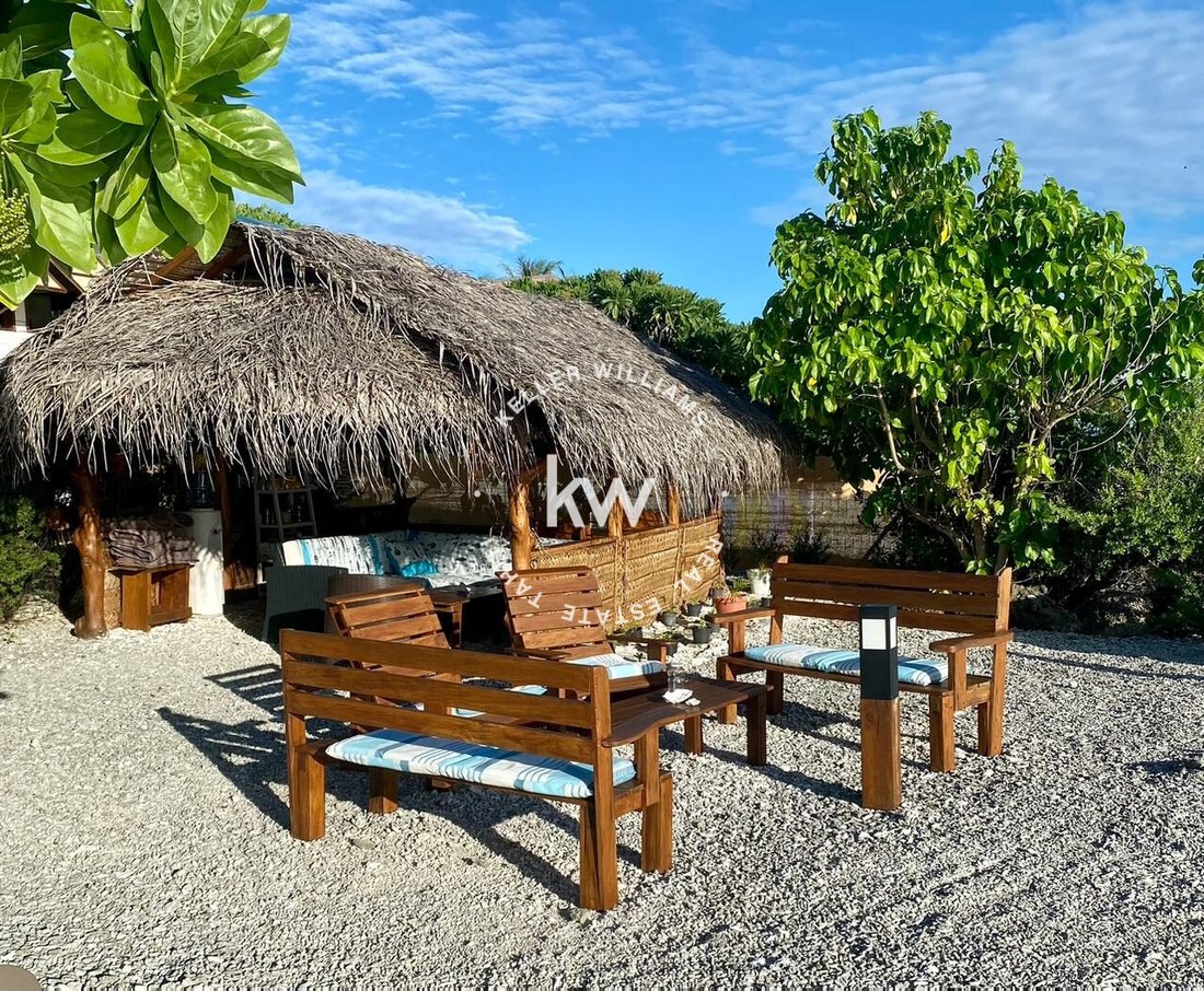 Fakarava Atoll, The Tuamotu and Gambier Islands, French Polynesia 4 - 18124600
