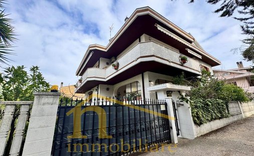 Villa in Saint Philomena, Montesilvano, Abruzzo 1