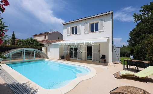 Maison à Ecarts, Roquebrune-sur-Argens, France 1
