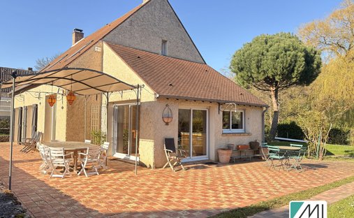 House in La Celle-les-Bordes, Ile-de-France, France 1