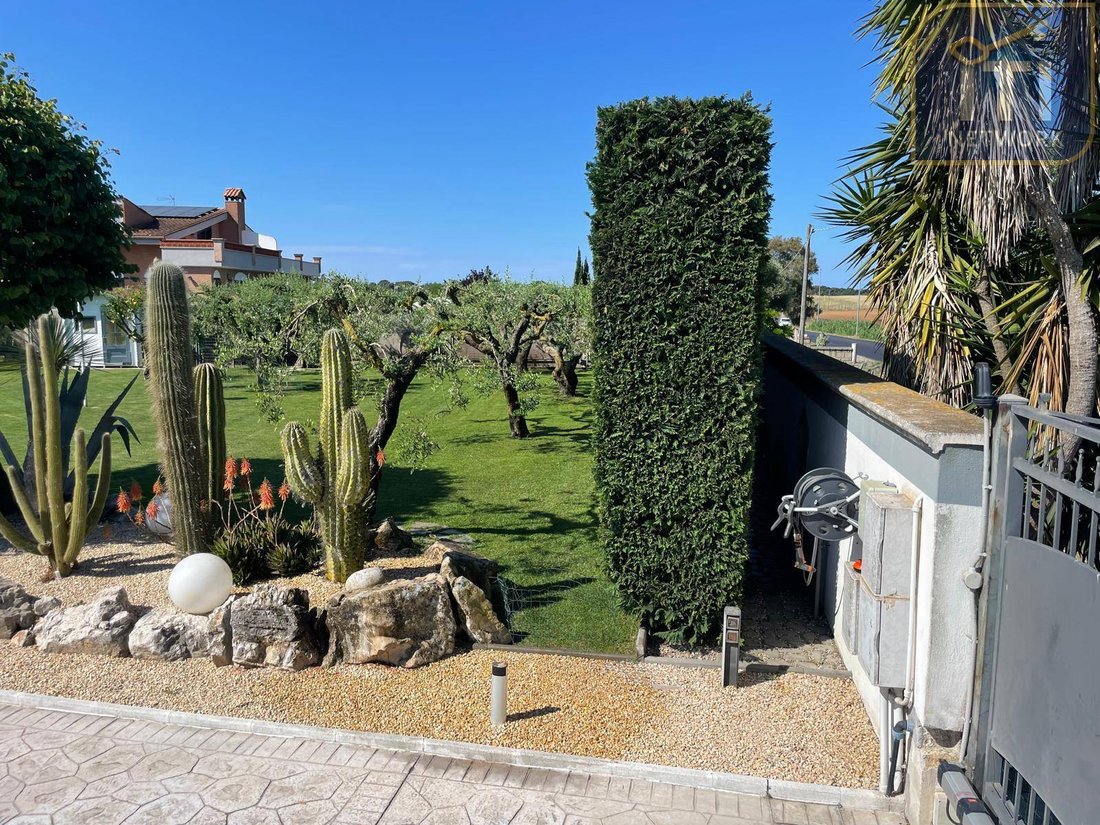 Villa in Lavinio Station, Anzio, Lazio 3 - 18267013