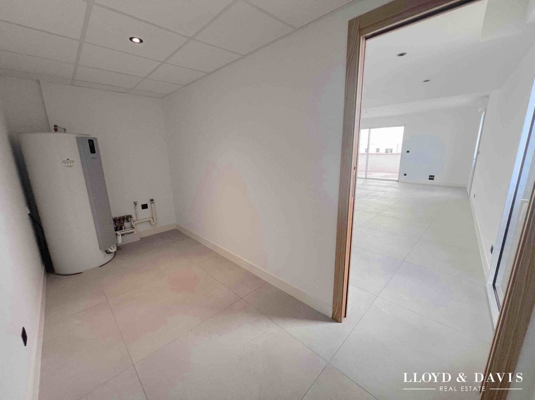 Apartment in Centre Ville, Castries, France 4 - 17024747