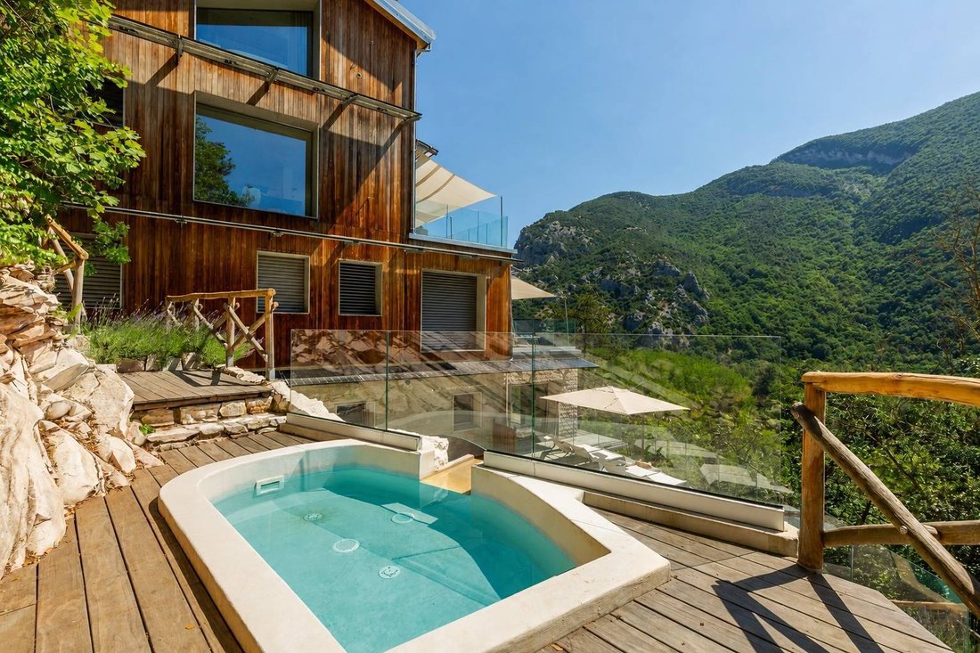 Villa in Cagli, Marche, Italy 2 - 17432401
