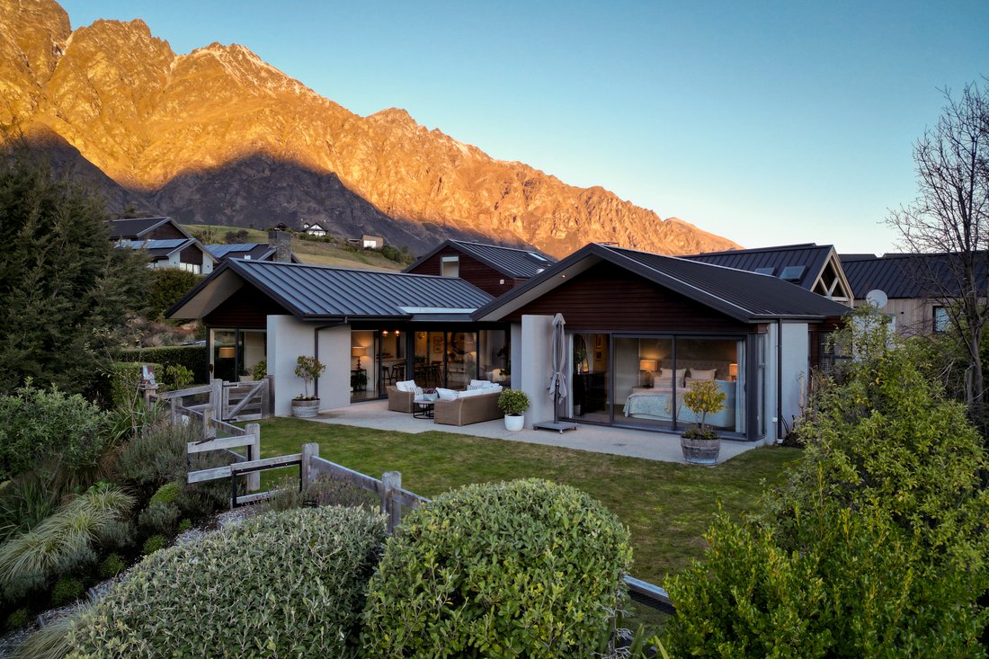 House in Queenstown, Otago, New Zealand 3 - 18267231