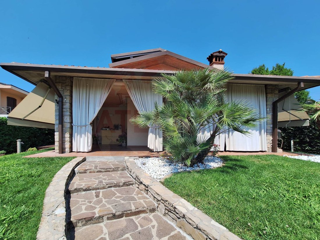 Villa in Chiari, Lombardy, Italy 3 - 18267008