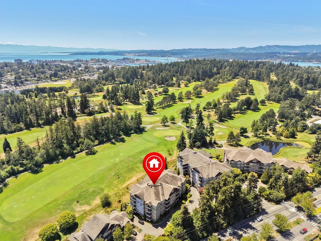 Condo in Esquimalt, British Columbia, Canada 1 - 18268730