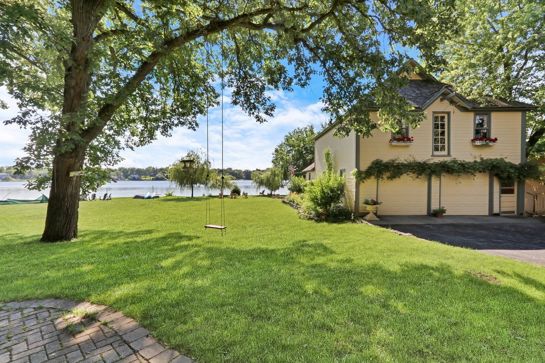 House in Grayslake, Illinois, United States 4 - 18267597