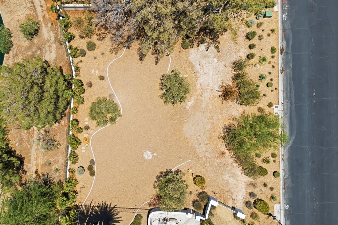 Land in Las Vegas, Nevada, United States 2 - 18267842