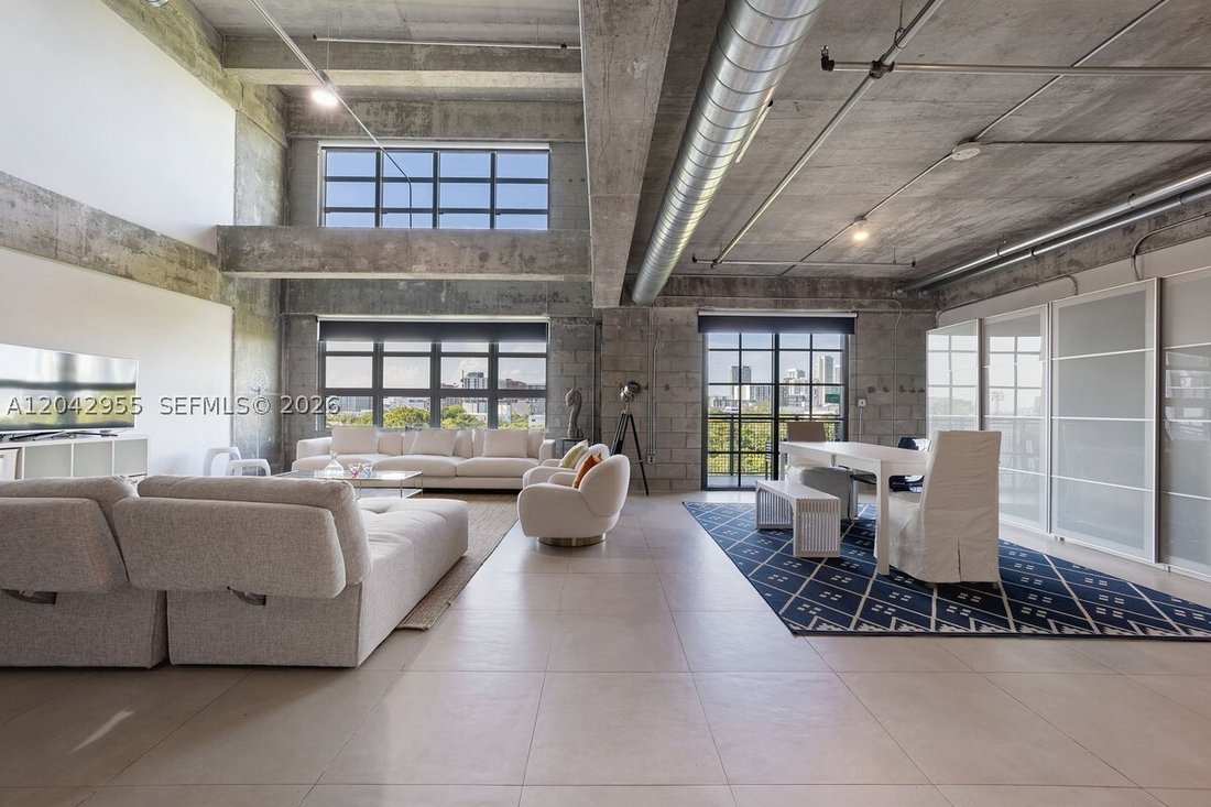 Condo in Miami, Florida, United States 1 - 18267363