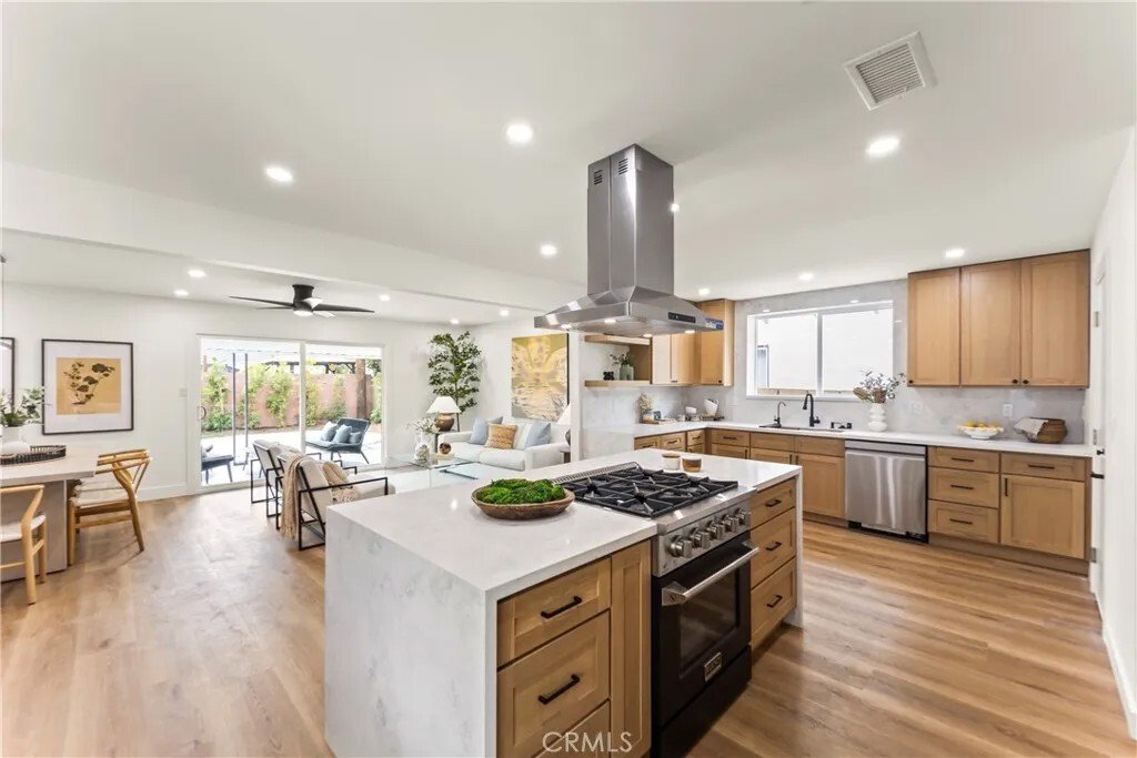 House in Santa Ana, California, United States 1 - 18268173