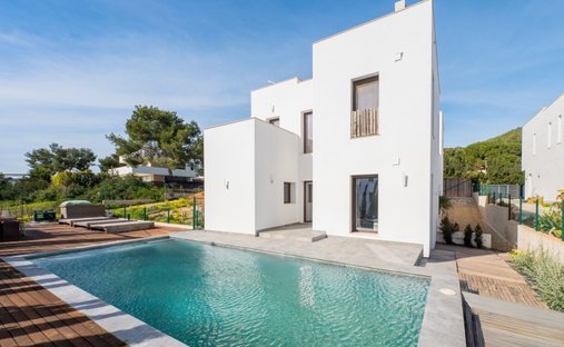 Villa in Santa Eularia des Riu, Balearic Islands, Spain 1