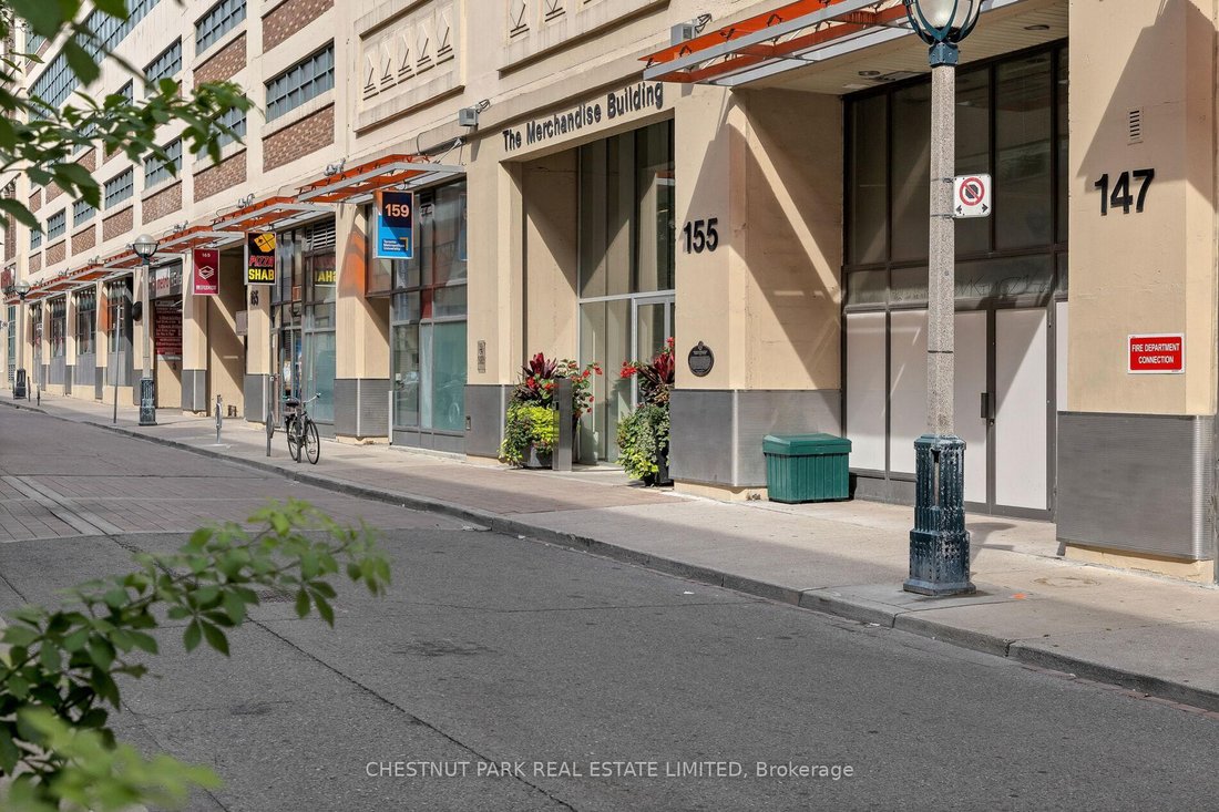 Apartment in Toronto, Ontario, Canada 3 - 18268898