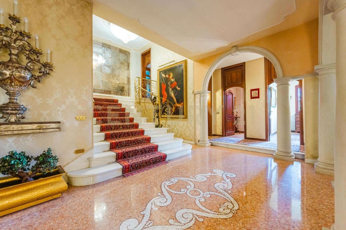 Villa in Stra, Veneto, Italy 1 - 17144516