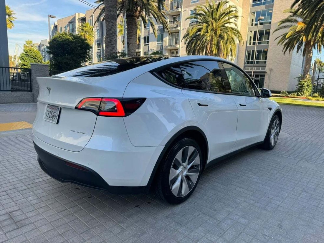 Suv in Newport Beach, CA, United States 5 - 18232438
