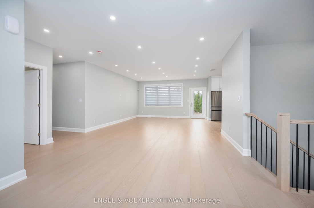 House in Ottawa, Ontario, Canada 4 - 18268754