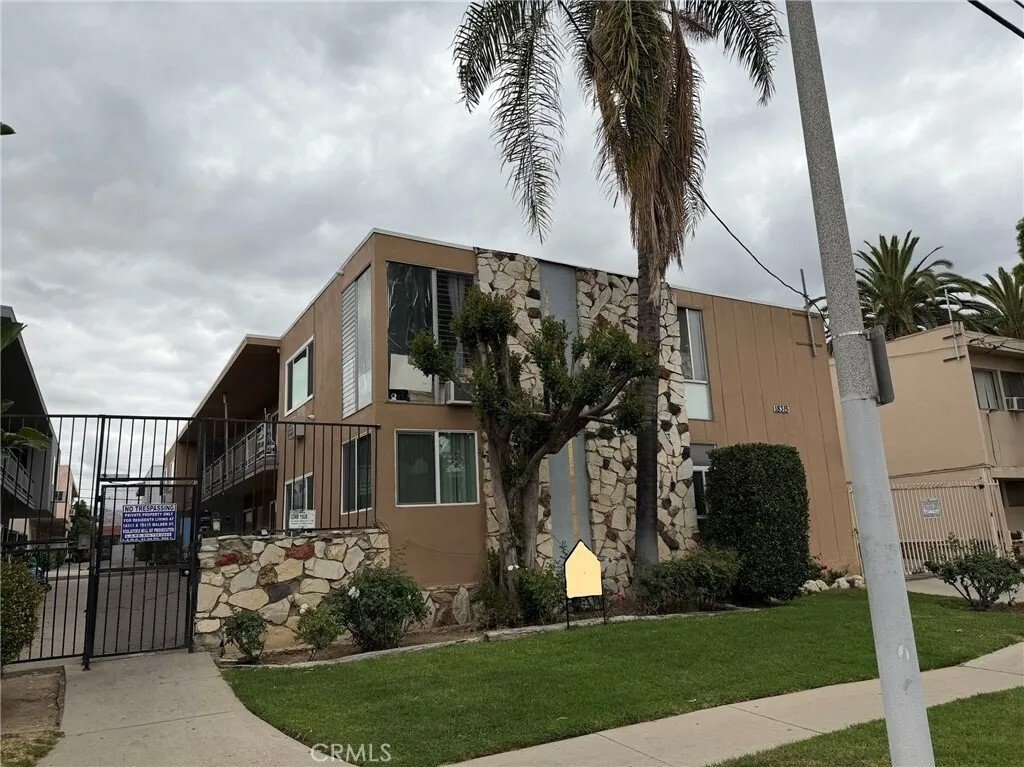 Los Angeles, California, United States 2 - 18268169