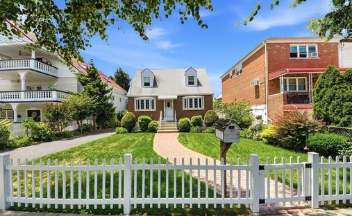 House in New York, New York, United States 1