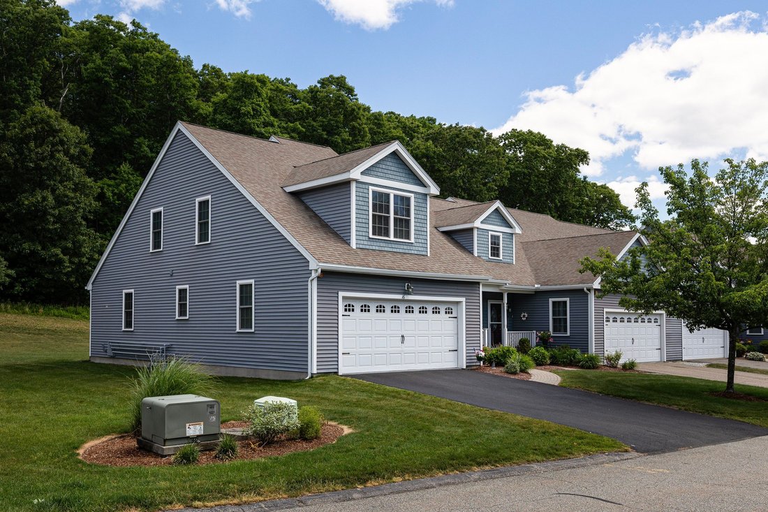 Condo in Millbury, Massachusetts, United States 2 - 18267808