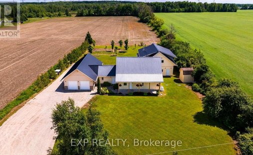 House in Grand Valley, Ontario, Canada 1