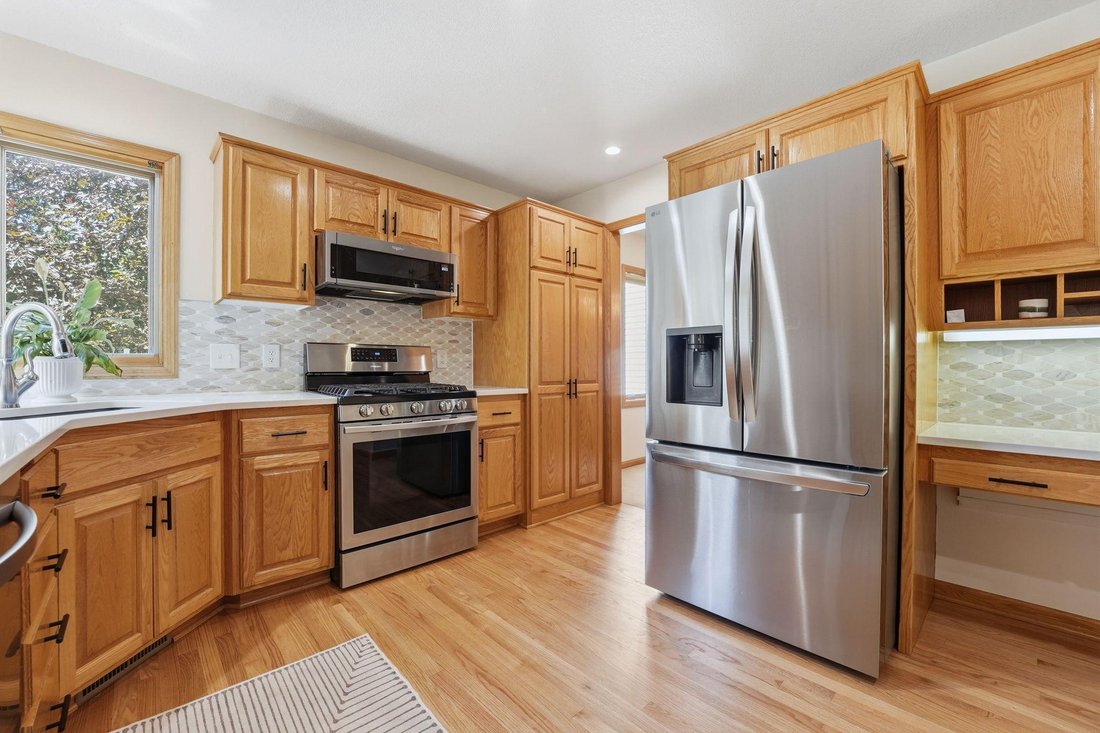 House in Plymouth, Minnesota, United States 4 - 18267599