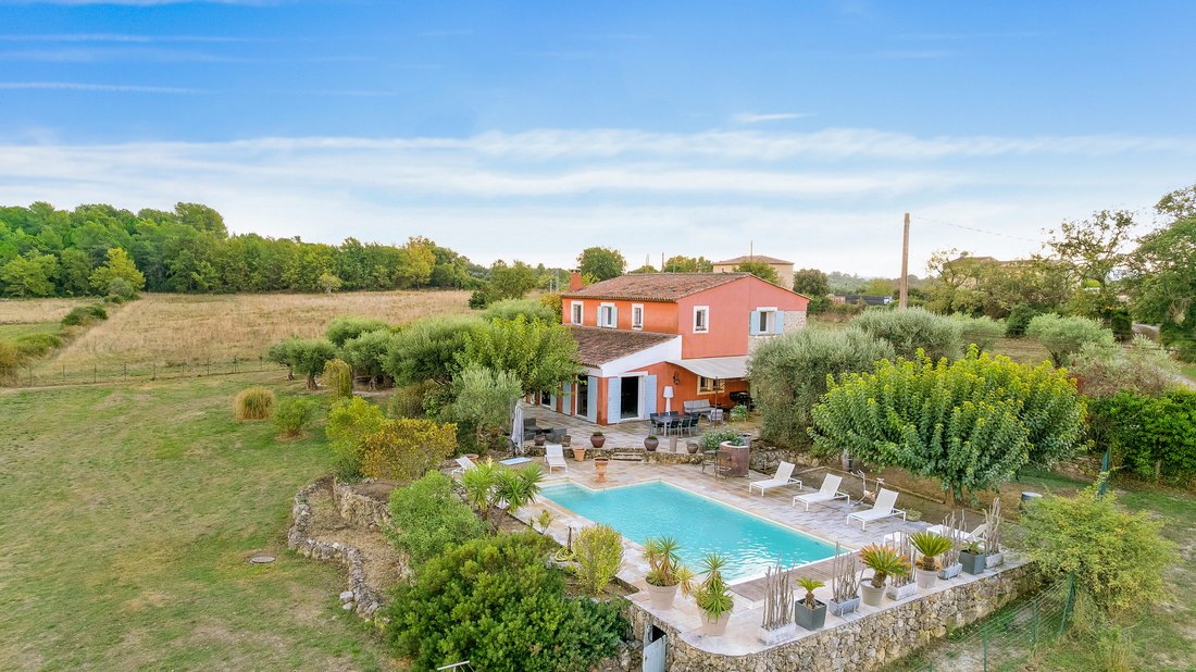 House in Bagnols-en-Forêt, Provence-Alpes-Côte d'Azur, France 1 - 18268626