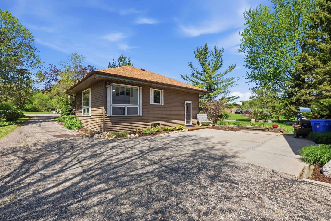 House in Stoughton, Wisconsin, United States 4 - 18267872