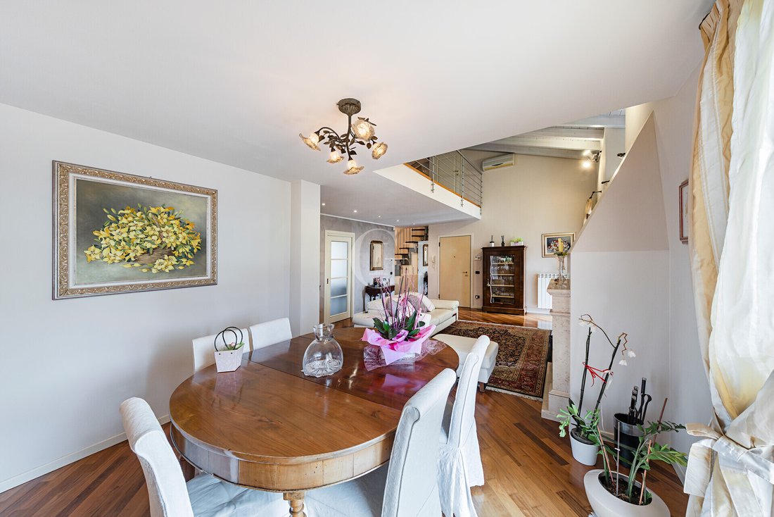 Apartment in Castel Venzago, Lonato del Garda, Lombardy 4 - 18267517