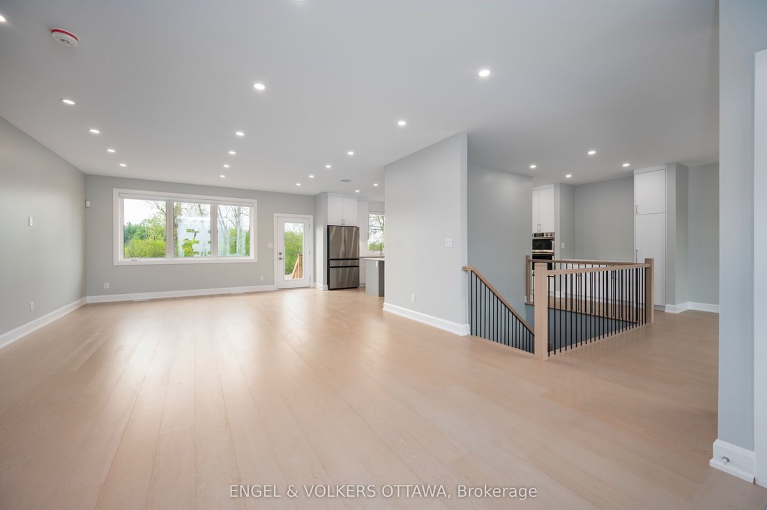House in Ottawa, Ontario, Canada 3 - 18268754