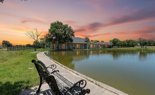 House in Giddings, Texas, United States 1