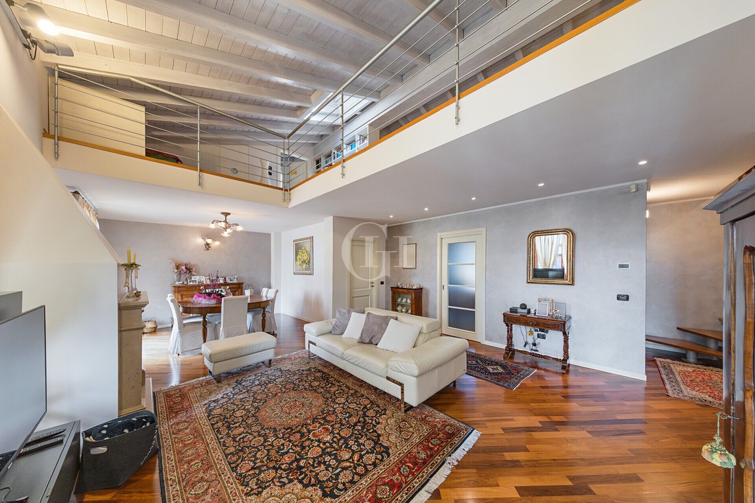 Apartment in Castel Venzago, Lonato del Garda, Lombardy 1 - 18267517
