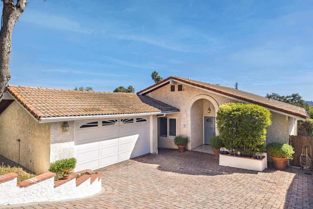 Santa Barbara, California, United States 5 - 18267996