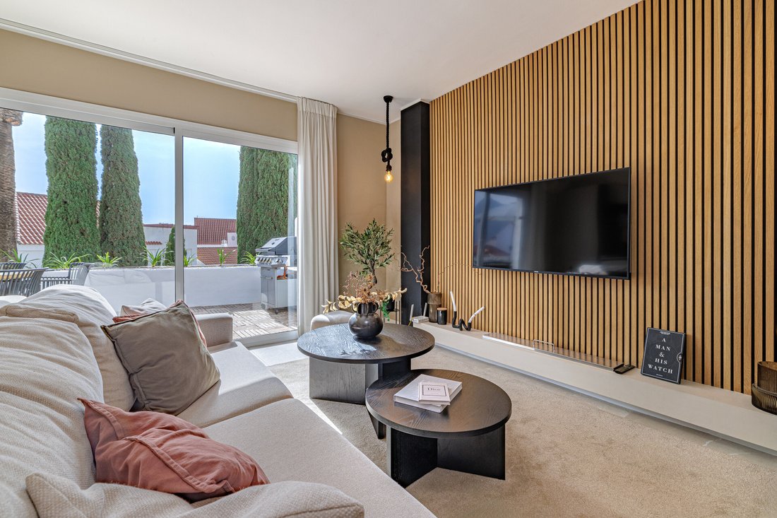 Apartment in Puerto Banus, Marbella, Spain 2 - 18079246