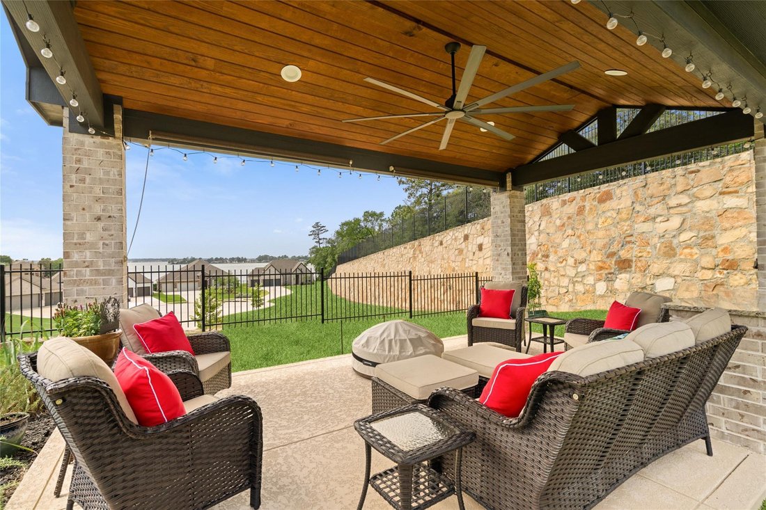 House in Conroe, Texas, United States 3 - 18268375