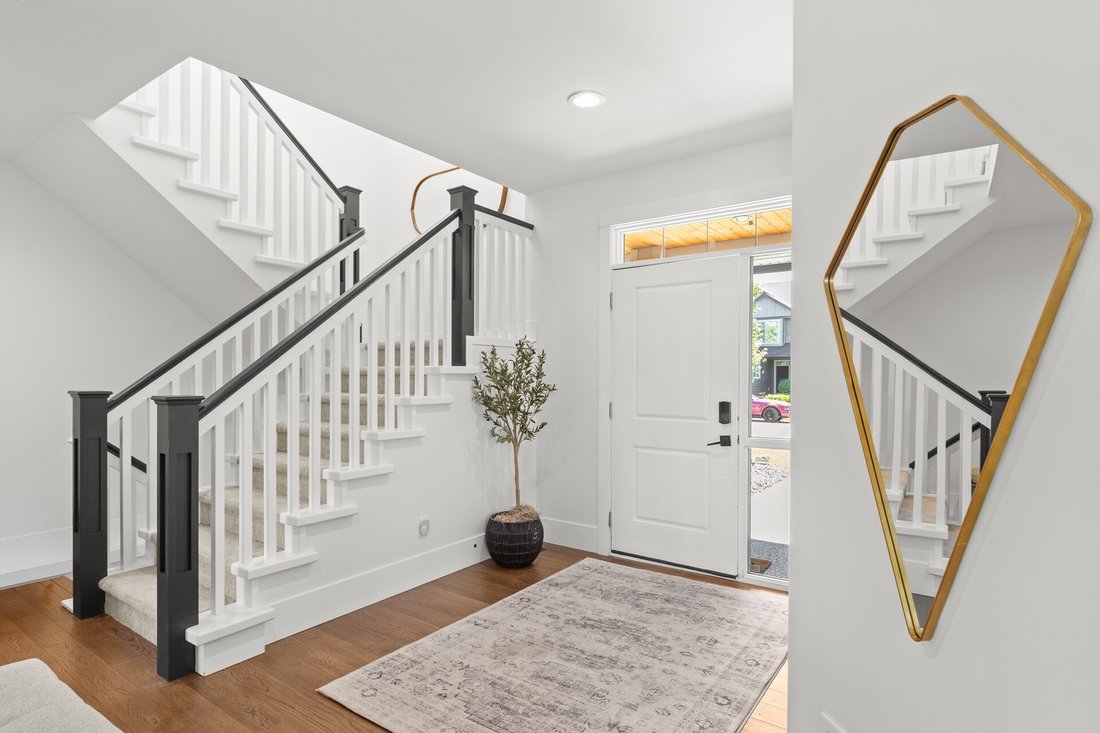 House in Kelowna, British Columbia, Canada 3 - 18268720