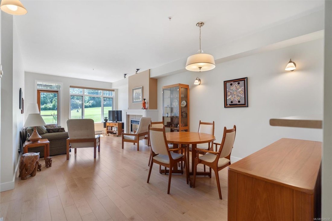 Condo in Esquimalt, British Columbia, Canada 5 - 18268730