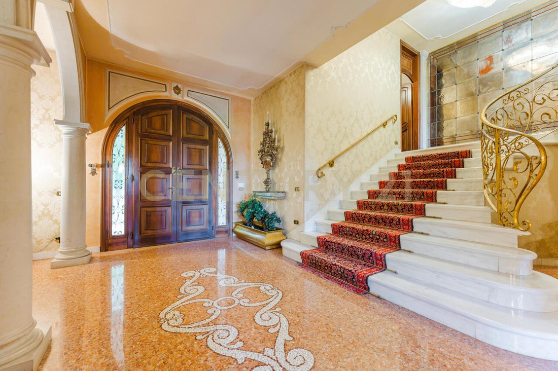 Villa in Stra, Veneto, Italy 2 - 17144516