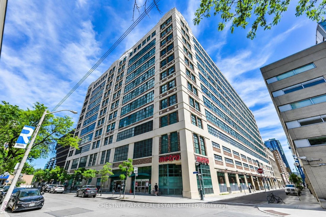 Apartment in Toronto, Ontario, Canada 2 - 18268898