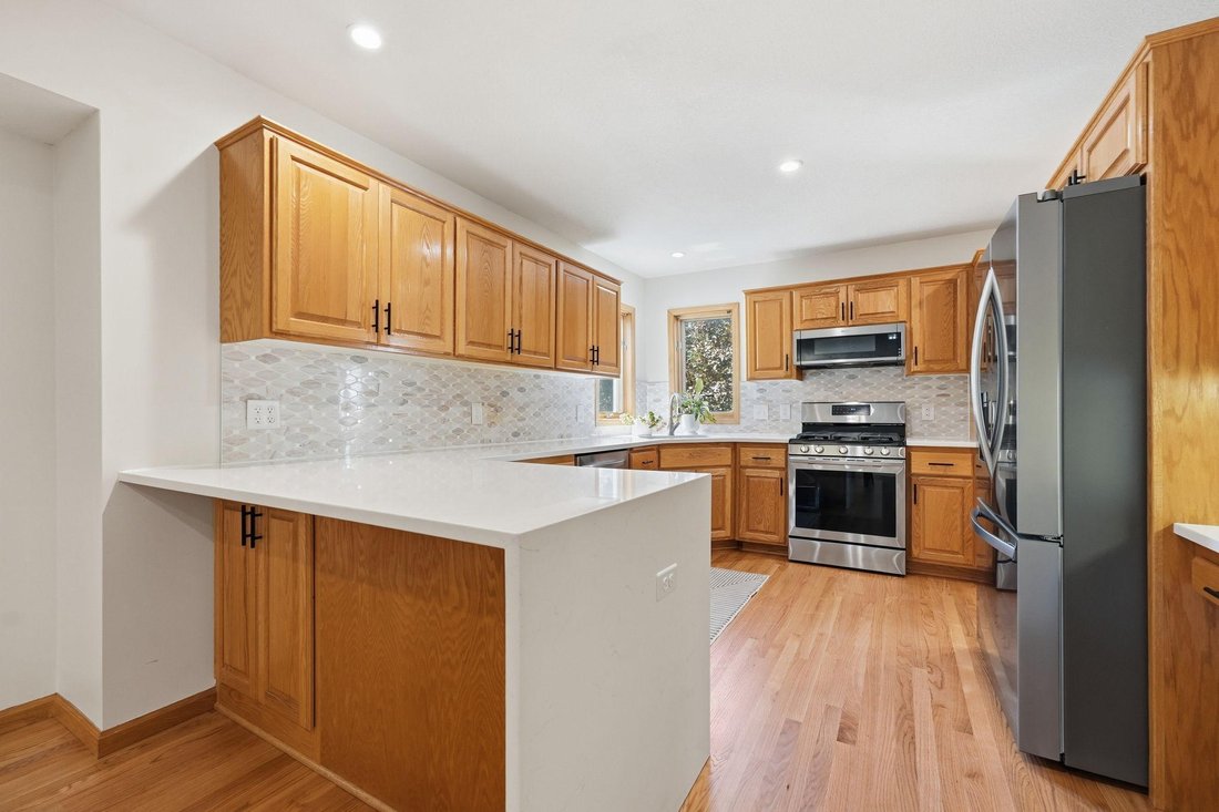 House in Plymouth, Minnesota, United States 3 - 18267599