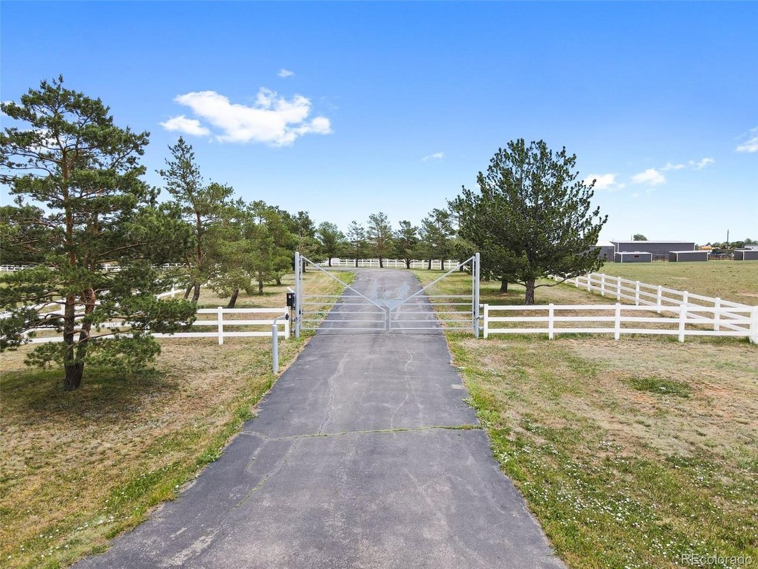 Bennett, Colorado, United States 2 - 18267408