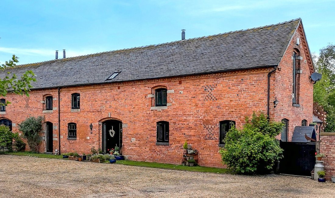 Cheshire East, England 2 - 17991210