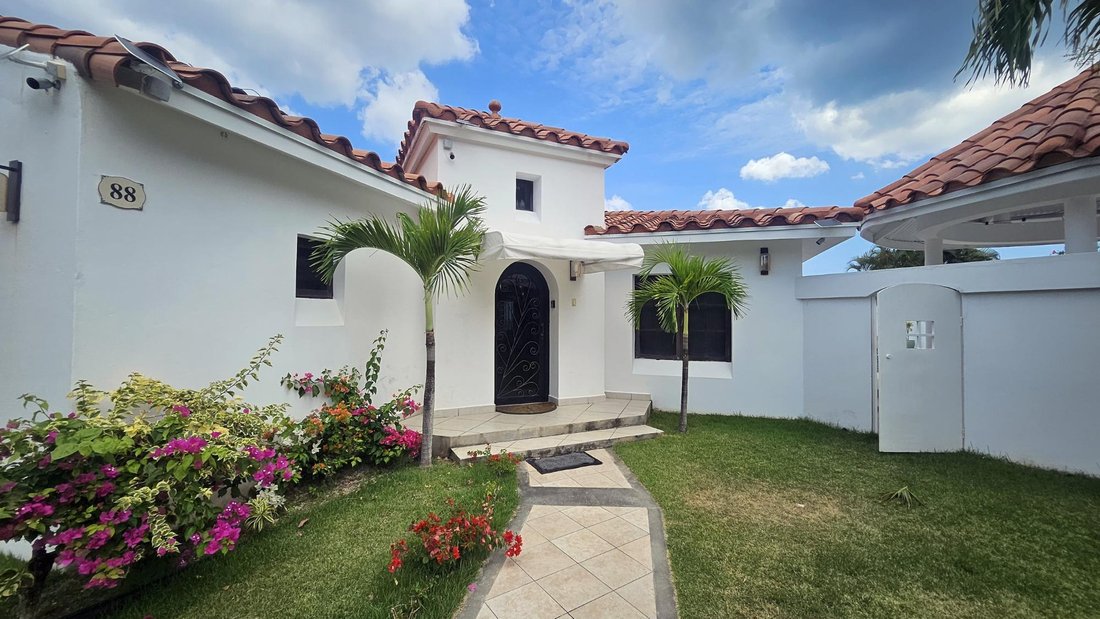 House in San Carlos District, Panama, Panama 1 - 18267384