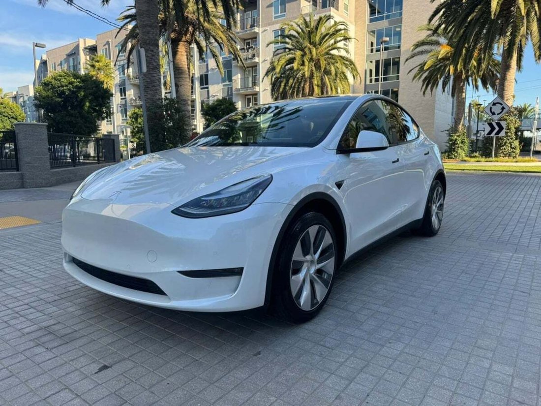 Suv in Newport Beach, CA, United States 3 - 18232438