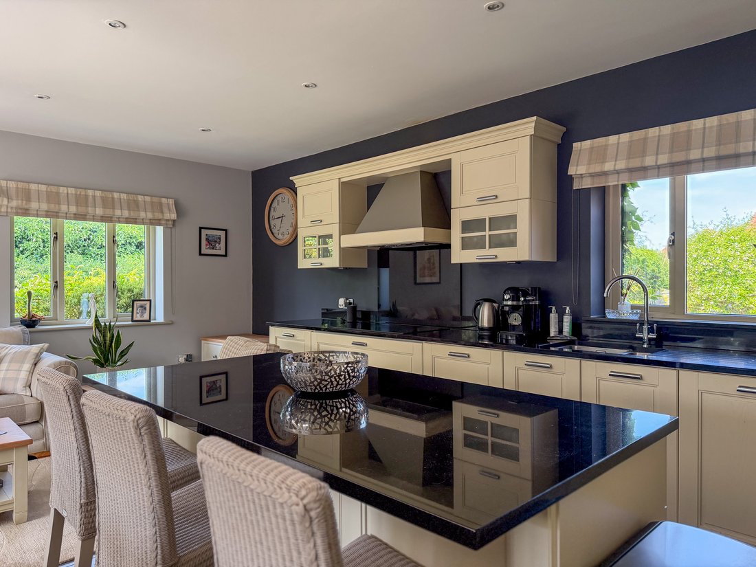 Bungalow in East Bergholt, England 3 - 18267551
