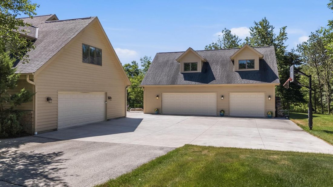 House in West Bend, Wisconsin, United States 3 - 18268120